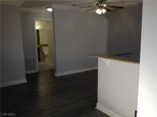 Photo #4: 2504893 Listing 