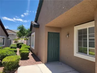 Photo #2: 2504944 Listing