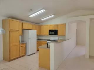 Photo #4: 2504944 Listing