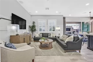 Photo #4: 2504975 Listing