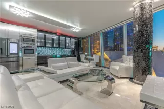 Photo #4: 2504983 Listing 