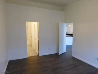 Photo #6: 2504997 Listing 