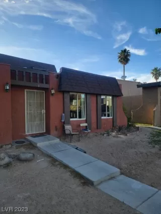Photo #1: 2505002 Listing 