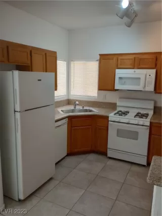 Photo #3: 2505010 Listing 