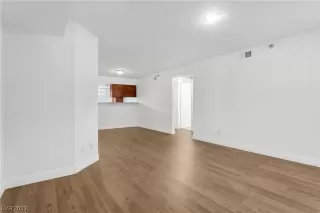 Photo #1: 2505031 Listing