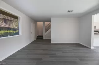 Photo #4: 2505041 Listing 