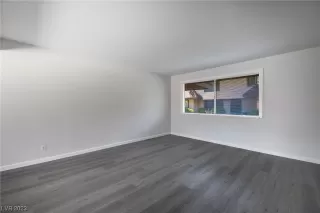 Photo #5: 2505041 Listing 