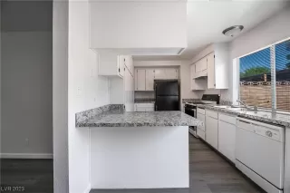 Photo #6: 2505041 Listing 