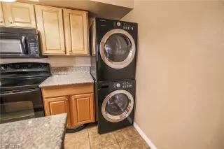 Photo #5: 2505045 Listing 