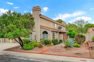 Photo #1: 2505052 Listing