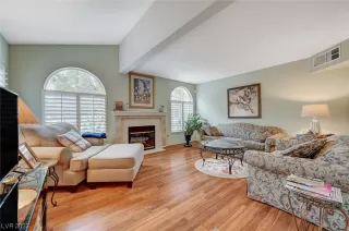 Photo #3: 2505052 Listing