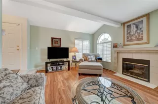 Photo #4: 2505052 Listing