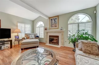 Photo #5: 2505052 Listing