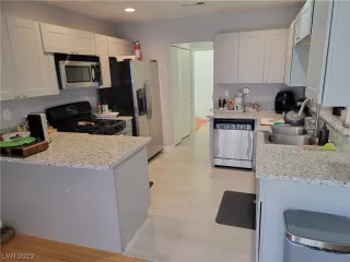 Photo #4: 2505053 Listing