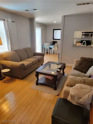 Photo #6: 2505053 Listing