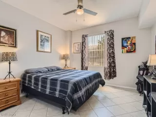 Photo #5: 2505128 Listing