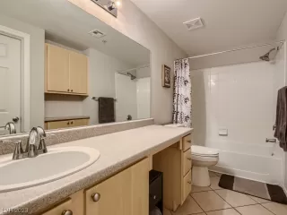 Photo #6: 2505128 Listing