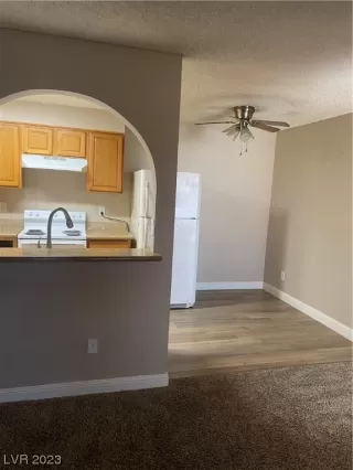 Photo #4: 2505169 Listing