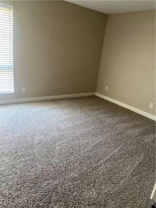 Photo #5: 2505169 Listing