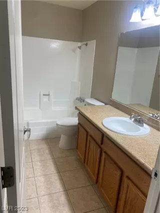 Photo #6: 2505169 Listing