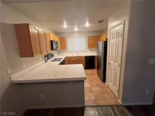 Photo #4: 2505203 Listing 