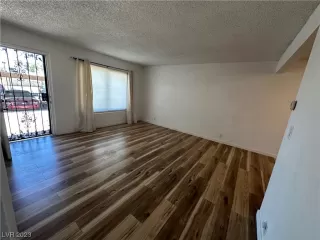 Photo #3: 2505216 Listing 