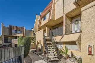 Photo #1: 2505278 Listing