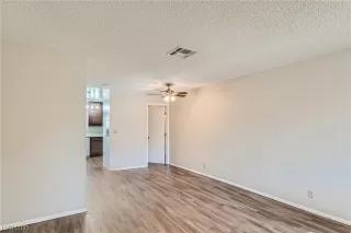 Photo #3: 2505278 Listing