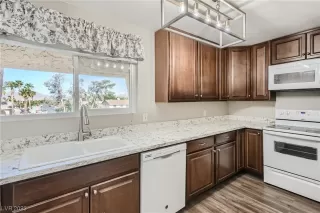 Photo #6: 2505278 Listing