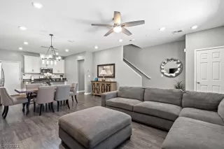 Photo #4: 2505292 Listing