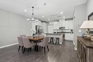 Photo #5: 2505292 Listing