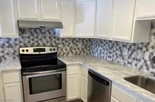 Photo #1: 2505297 Listing