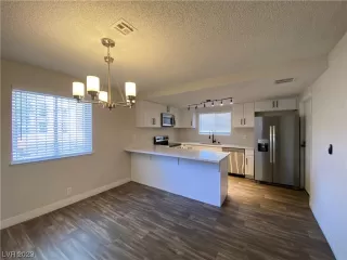 Photo #4: 2505365 Listing 