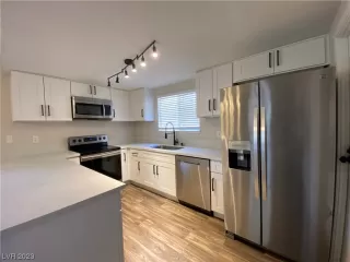 Photo #5: 2505365 Listing 