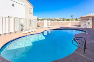 Photo #2: 2505372 Listing 