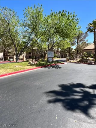 Photo #1: 2505414 Listing 