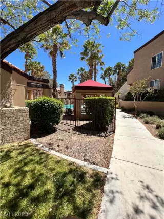 Photo #4: 2505414 Listing 