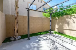 Photo #6: 2505419 Listing