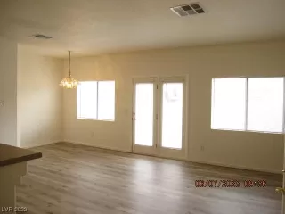 Photo #5: 2505433 Listing 