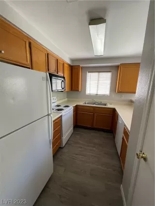 Photo #3: 2505481 Listing 