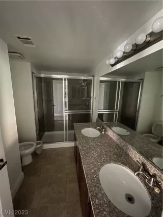 Photo #5: 2505488 Listing 