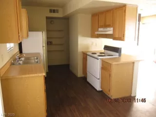 Photo #5: 2505497 Listing 