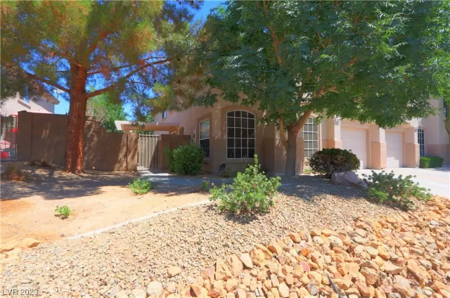 MLS: 2505500 Condo For Sale