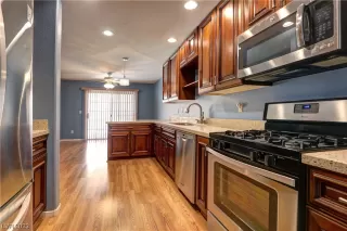 Photo #2: 2505500 Listing