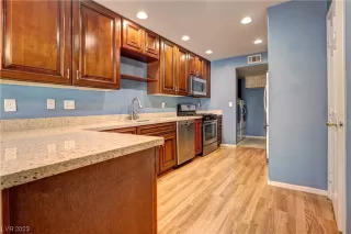 Photo #5: 2505500 Listing