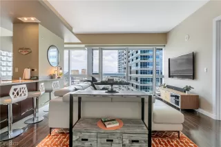 Photo #4: 2505503 Listing 