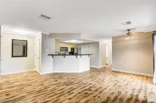 Photo #5: 2505508 Listing 