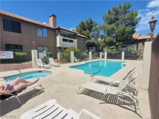 Photo #1: 2505515 Listing 