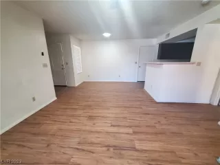 Photo #6: 2505515 Listing 