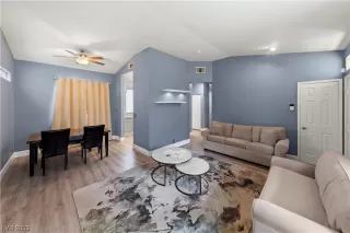 Photo #2: 2505528 Listing